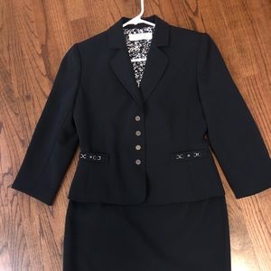 Tahari jacket and skirt - navy